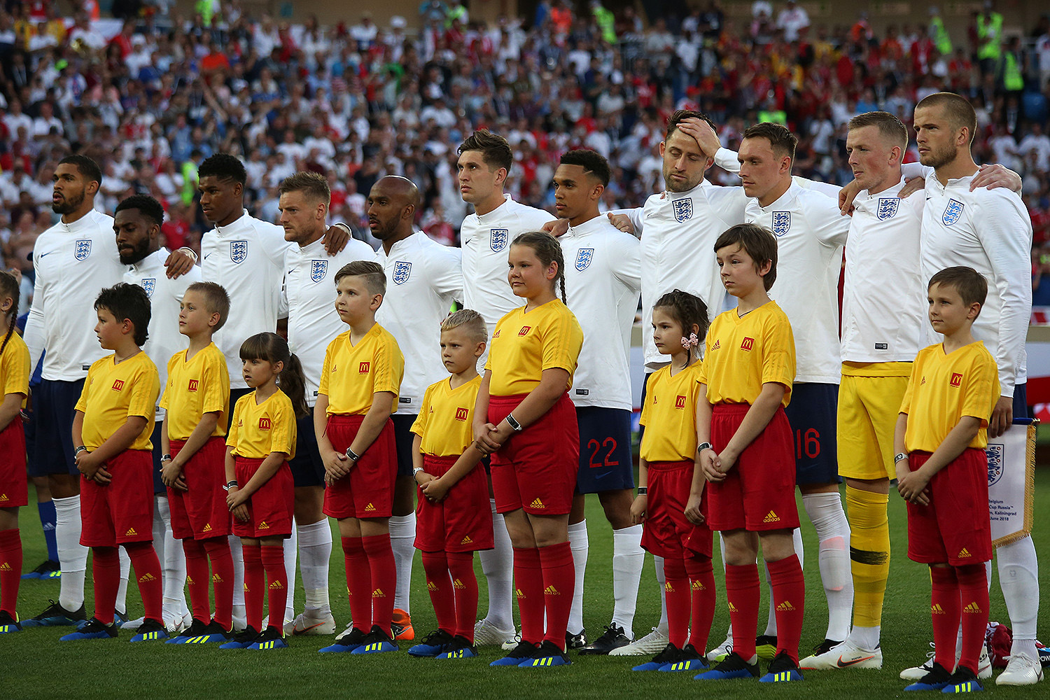 Inglaterra liderato del Grupo C