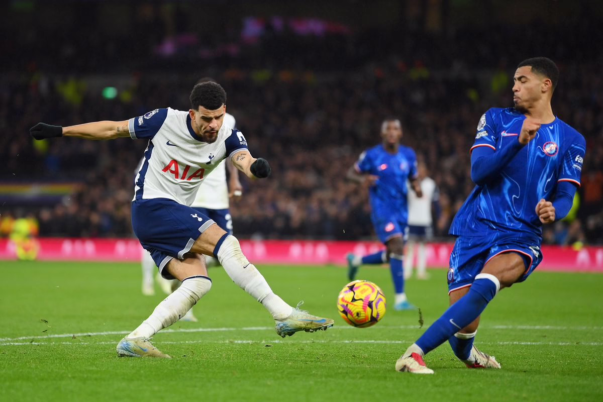 Chelsea y Tottenham se enfrentan con realidades opuestas en la Premier