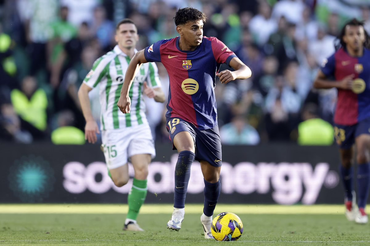 Barcelona y Betis protagonizan un duelo decisivo en el Olímpico Lluís Companys